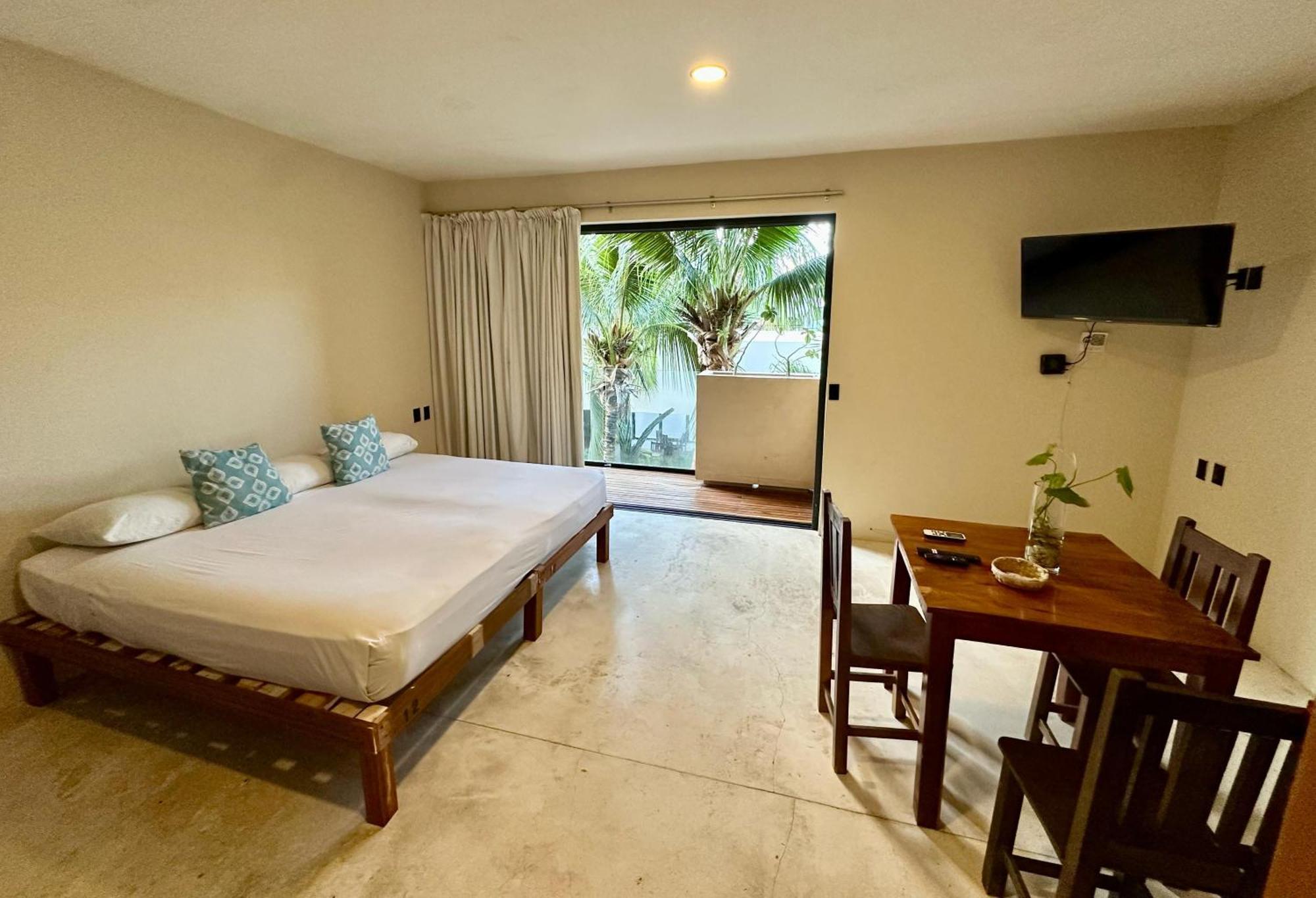 Moonshine Tulum Hotel & Hostel Екстериор снимка